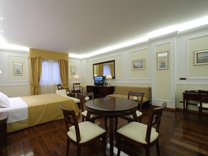 Tiberio Palace Hotel Naples Exterior photo