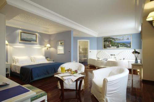 Tiberio Palace Hotel Naples Room photo